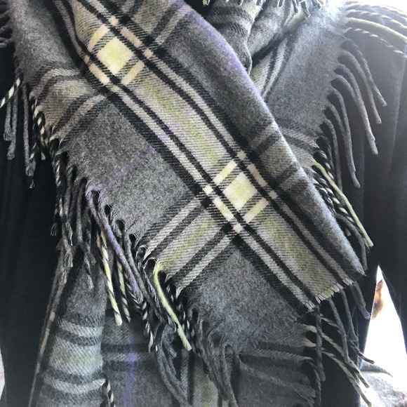 checkered wool scarf NWOT - Picture 2 of 2